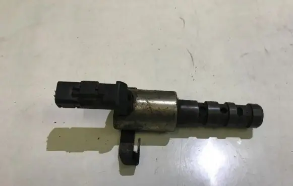 Renault Laguna II Camshaft vanos timing valve 108674