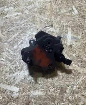 BMW 3 E90 E91 Fuel injection high pressure pump 7798333 0445010146