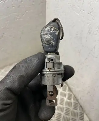 Peugeot 406 Ignition lock
