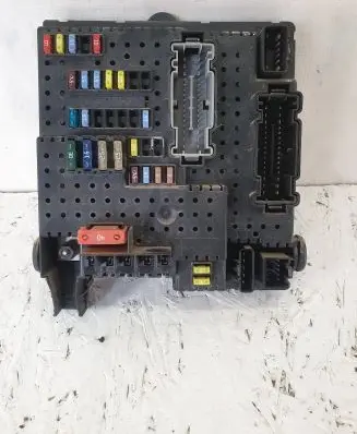 Volvo V70 Fuse box set 12217799 00005052479 8676391