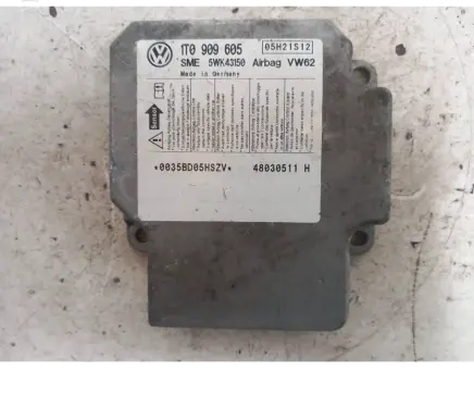 Volkswagen Touran I Airbag control unit/module 1T0909605 05H21S12 5WK43150