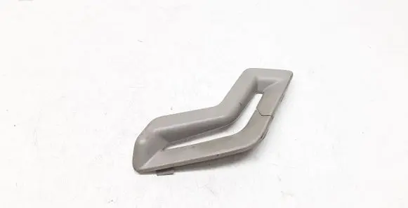Volvo XC90 Seat belt trim 