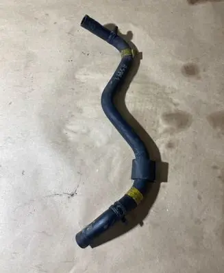 Engine coolant pipe/hose