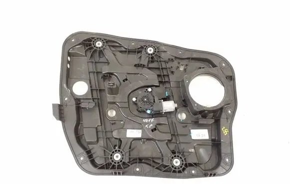 Hyundai Santa Fe Front door window regulator with motor 824702W210