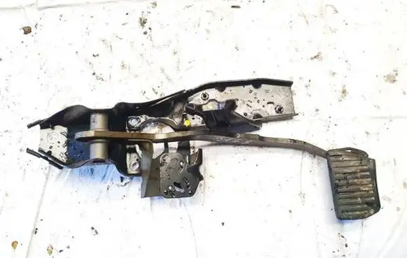 Volvo S80 Brake pedal 30760895