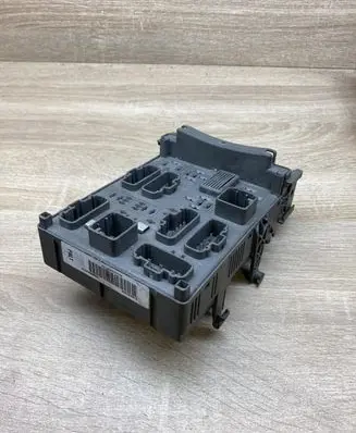 Renault Laguna II Fuse module 8200004201E