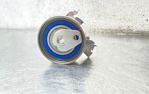 Opel Vectra B Belt tensioner pulley 979311 531027330 005108310