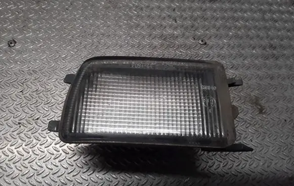 Volkswagen Golf III Front indicator light 121604B