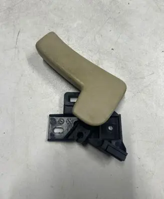 Volkswagen PASSAT B7 Engine bonnet (hood) release handle 561823533