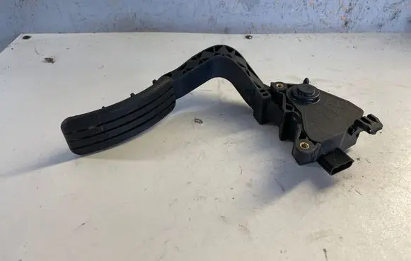 Renault Megane III Accelerator throttle pedal 180100009R