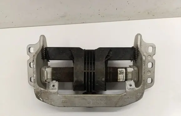 Mercedes-Benz C W206 Engine mounting bracket A2142401500