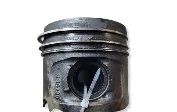 BMW 1 E81 E87 Piston N47D20C