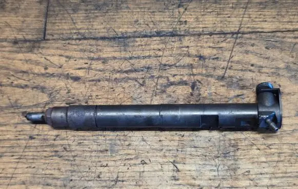 Fuel injector