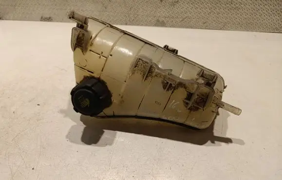 Coolant expansion tank/reservoir