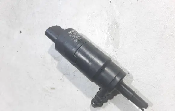 BMW 3 E90 E91 Headlight washer pump 8377430 001004 13264010