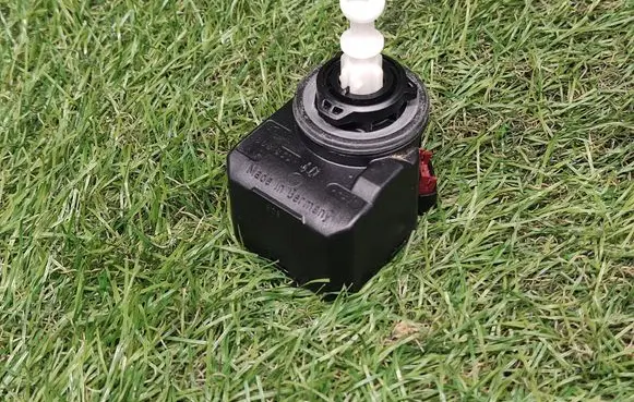Ford Focus C-MAX Headlight level adjustment motor 00883040