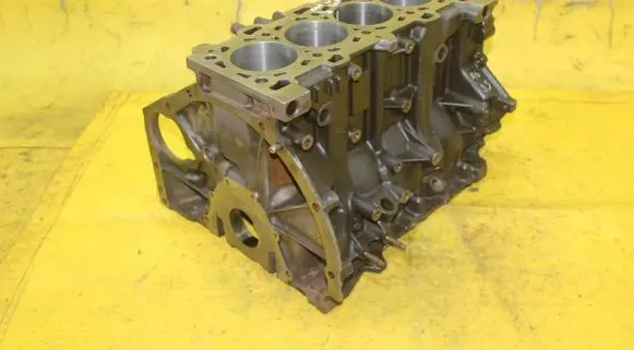 Opel Vivaro Engine block M9RC760