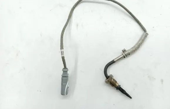 Audi A3 8Y Exhaust gas temperature sensor 05L906088CA
