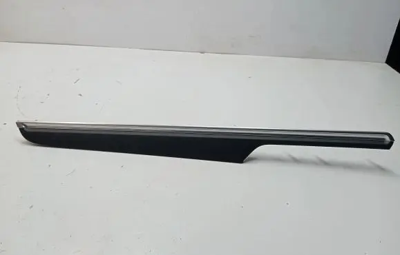 Porsche Macan (95B) Front door trim bar 95B867409