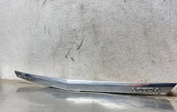 Opel Astra H Tailgate trim 13105814 461088395