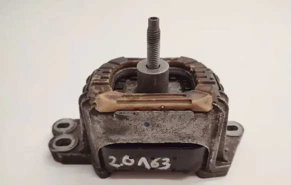 Peugeot 508 Engine mount vacuum valve 