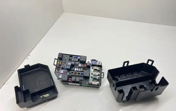 MG ZS Fuse box set 10966812 6122085 10812AN8083129