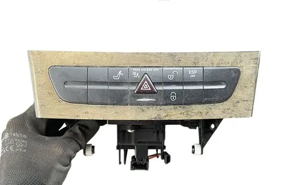 Mercedes-Benz E W211 CD/DVD changer 1610725001
