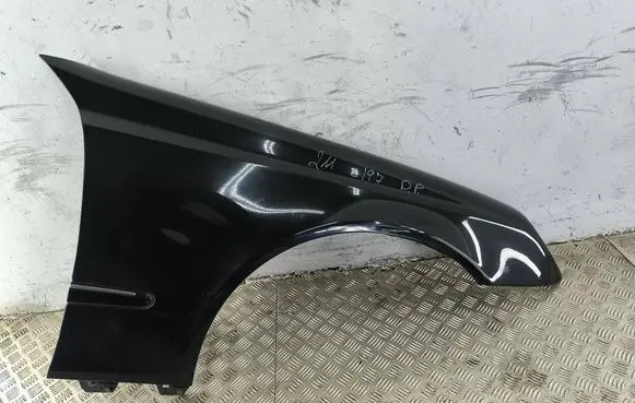 Mercedes-Benz E W211 Fender A2118801418