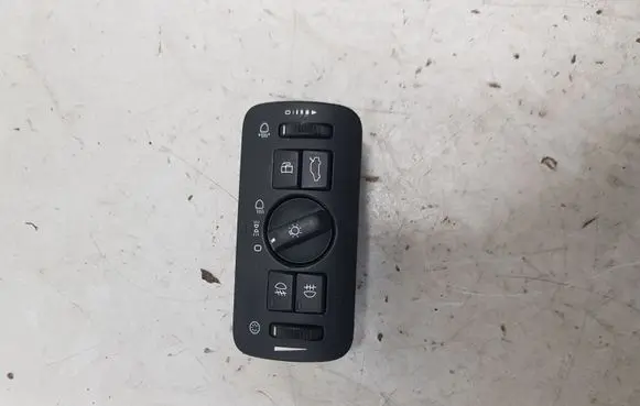 Volvo V70 Light switch 30739415 04066302