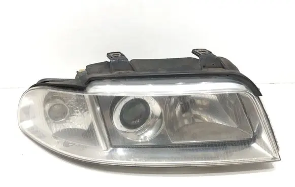 Audi A4 S4 B5 8D Headlight/headlamp 8D0941004AK