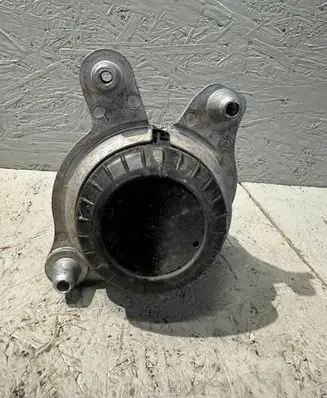 Mercedes-Benz E W213 Engine mount bracket A2052406717 ZGS002
