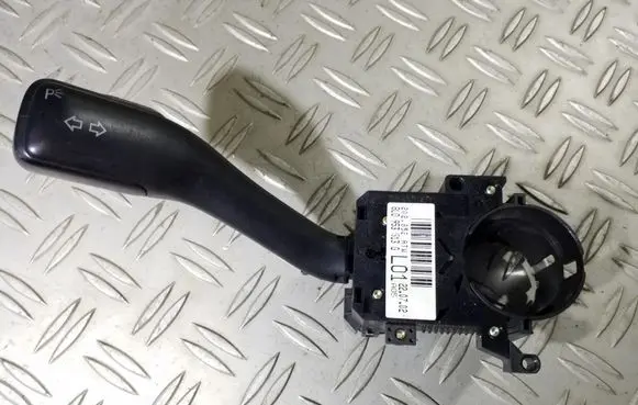Volkswagen PASSAT B5.5 Indicator stalk 8L0953513G