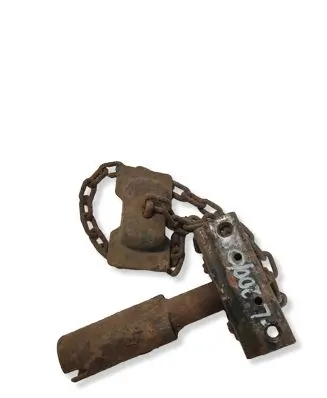 Mitsubishi L200 Spare wheel mounting bracket 