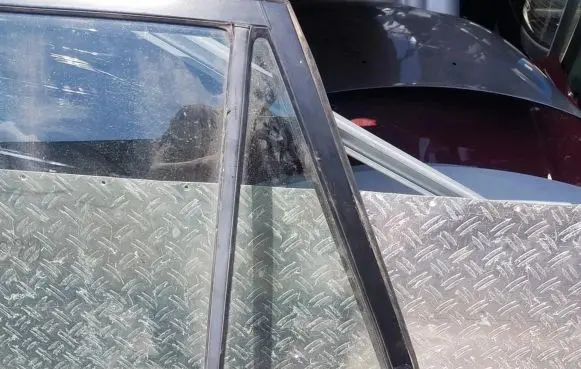 Toyota Corolla Verso E121 Rear vent window glass 