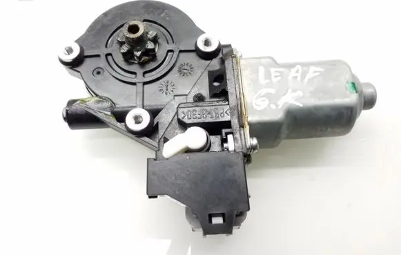 Nissan Leaf I (ZE0) Rear door window regulator motor 211260
