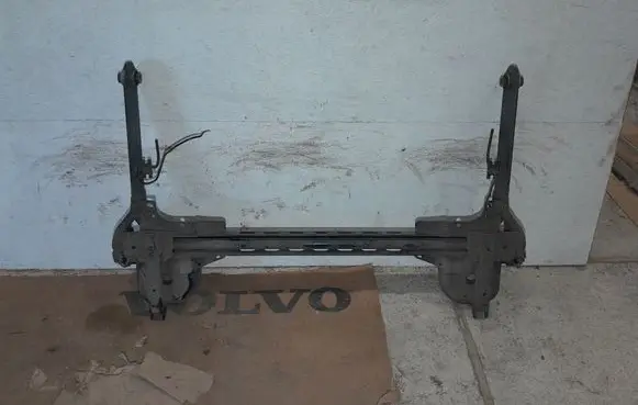Renault Trafic III (X82) Rear axle beam 93868595