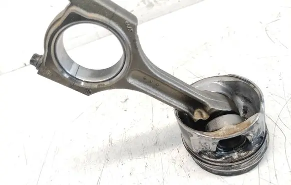 BMW 1 F20 F21 Piston with connecting rod 11248473777 11258519401