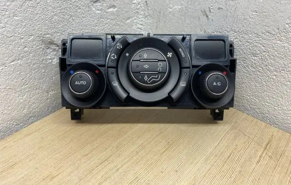 Peugeot 3008 I Climate control unit 96837481XT S681H70 400017001