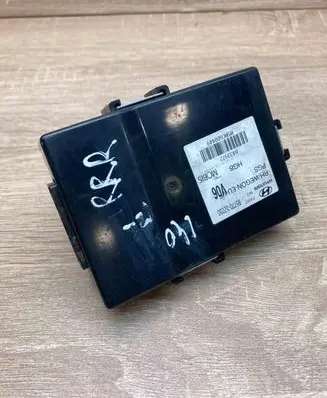 Hyundai i40 Parking PDC control unit/module 957703Z050