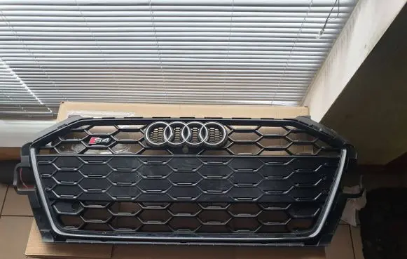Audi A4 S4 B9 8W Front bumper upper radiator grill 8W0833651DM 36212931 0607202C