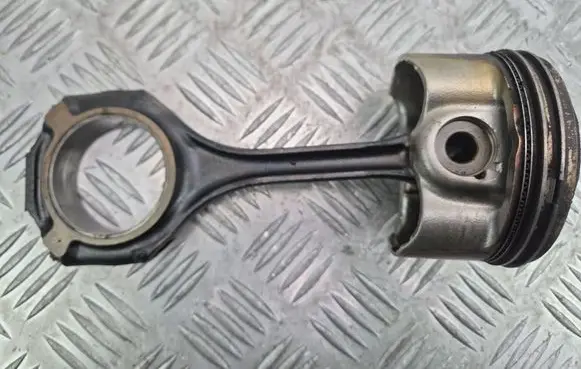 Mercedes-Benz C W204 Piston with connecting rod M272