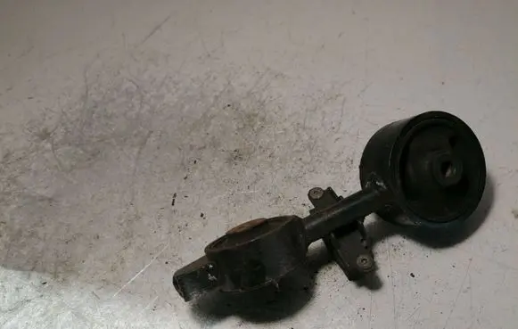 Toyota Camry Engine mount bracket