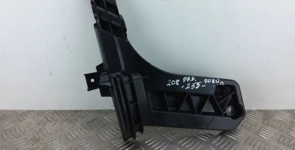 Peugeot 208 Other front door trim element 9823224380