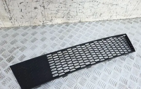 Front bumper lower grill