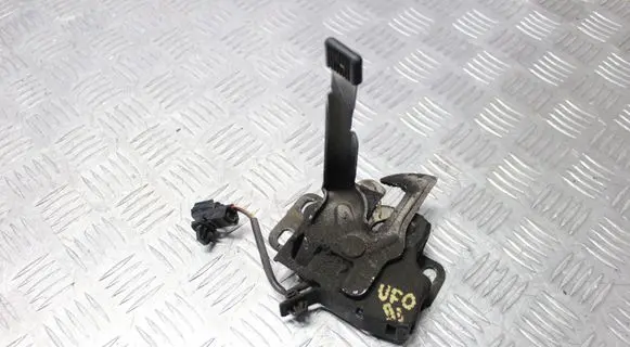 Engine bonnet/hood lock/catch