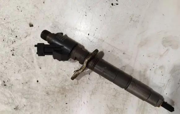 Volvo V70 Fuel injector 31272767 0445116036