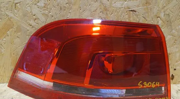 Volkswagen PASSAT B7 Rear/tail lights 3AF945095C