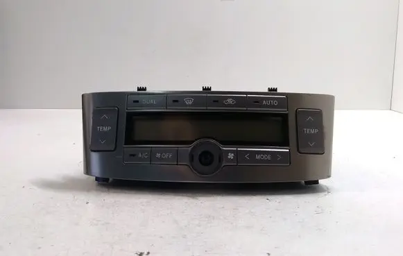 Toyota Avensis T250 Climate control unit 5590005280