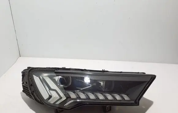 Audi Q7 4M Headlight/headlamp 4M0941086C
