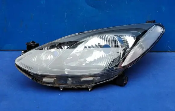 Mazda 2 Headlight/headlamp DL3351040